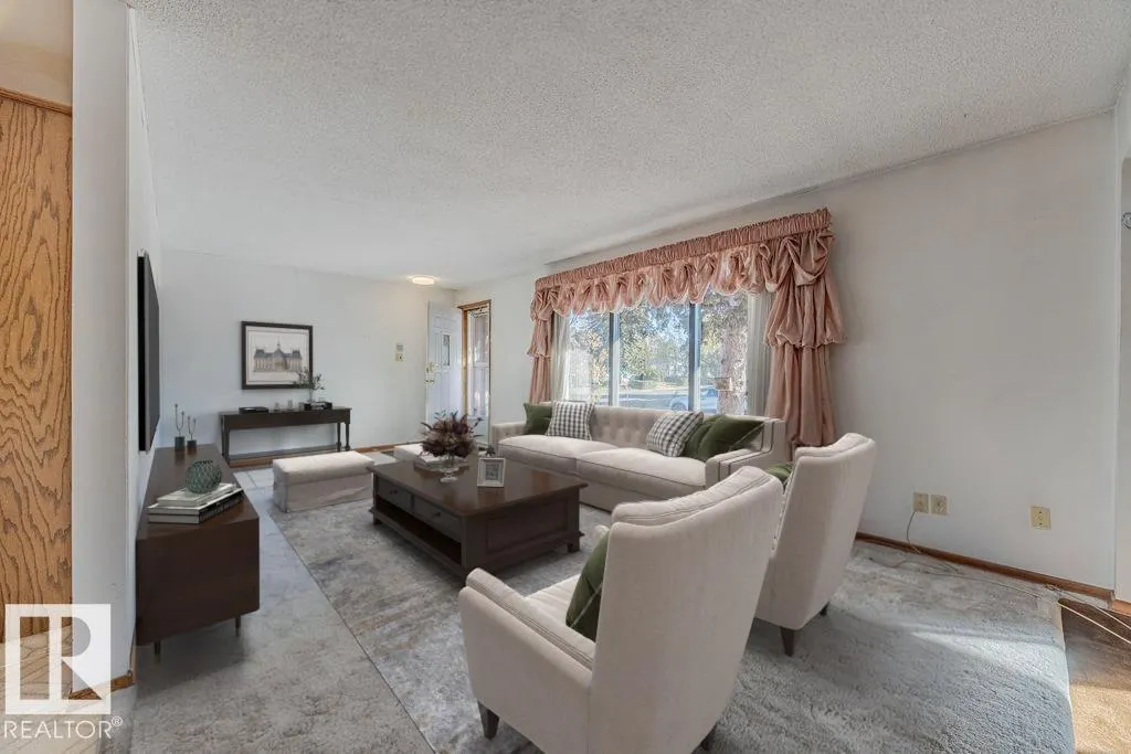 13546 90 ST NW