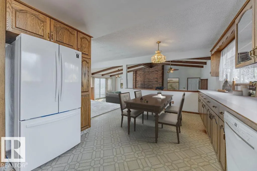 13546 90 ST NW
