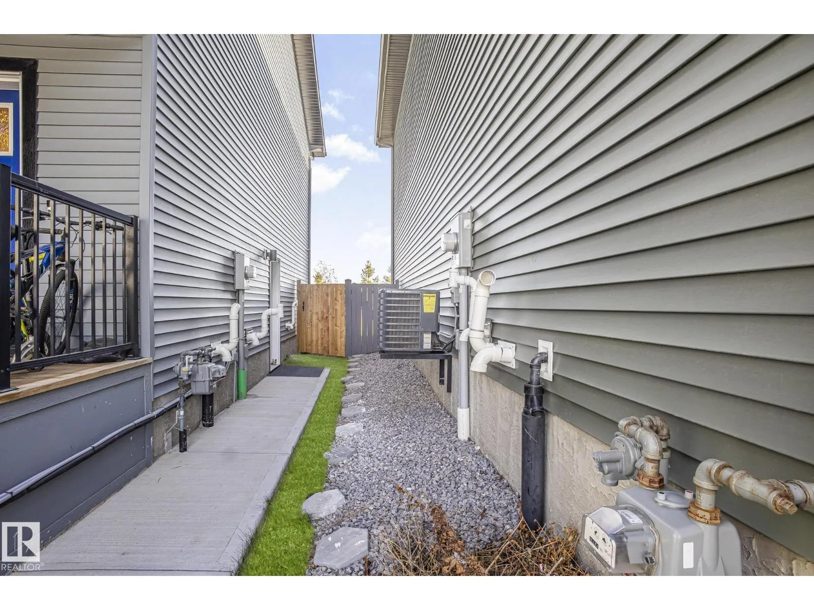 7615 KORULUK PL SW