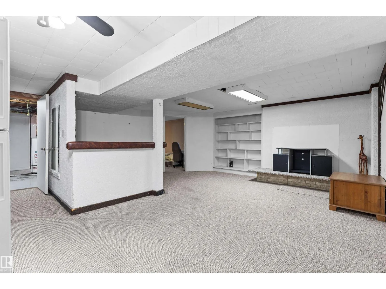 23 GILLINGHAM CR