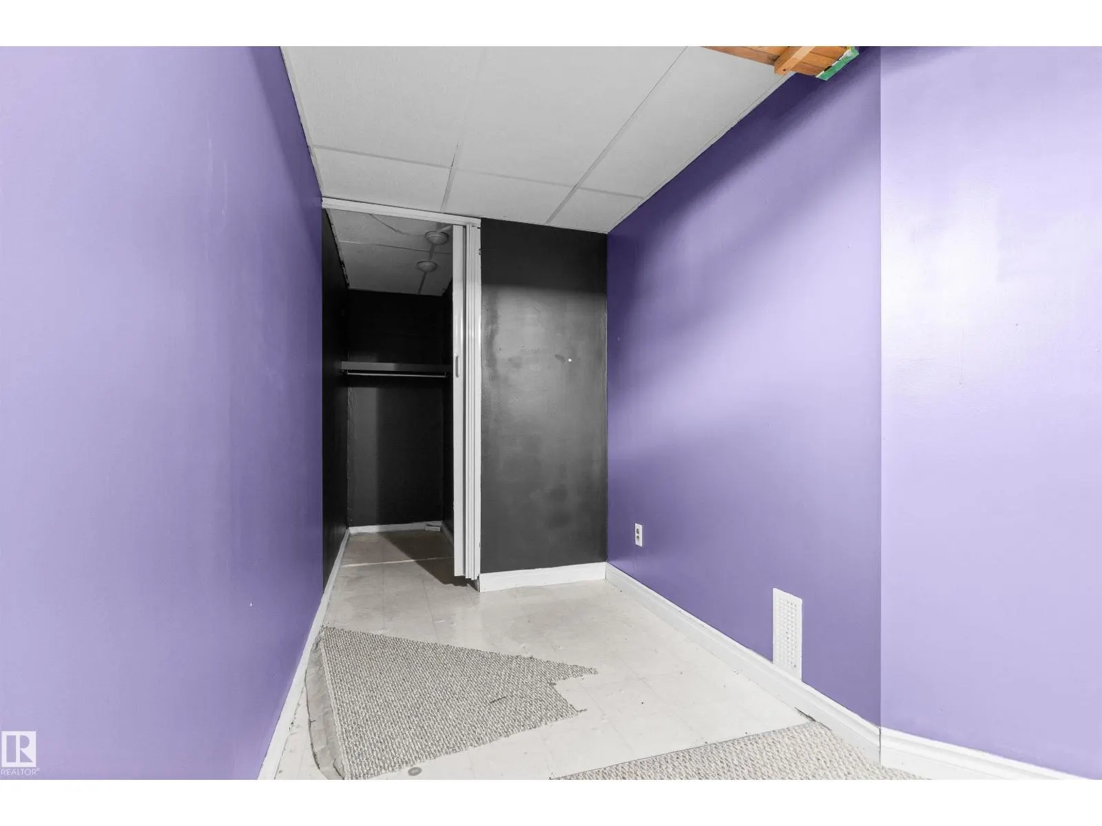 23 GILLINGHAM CR