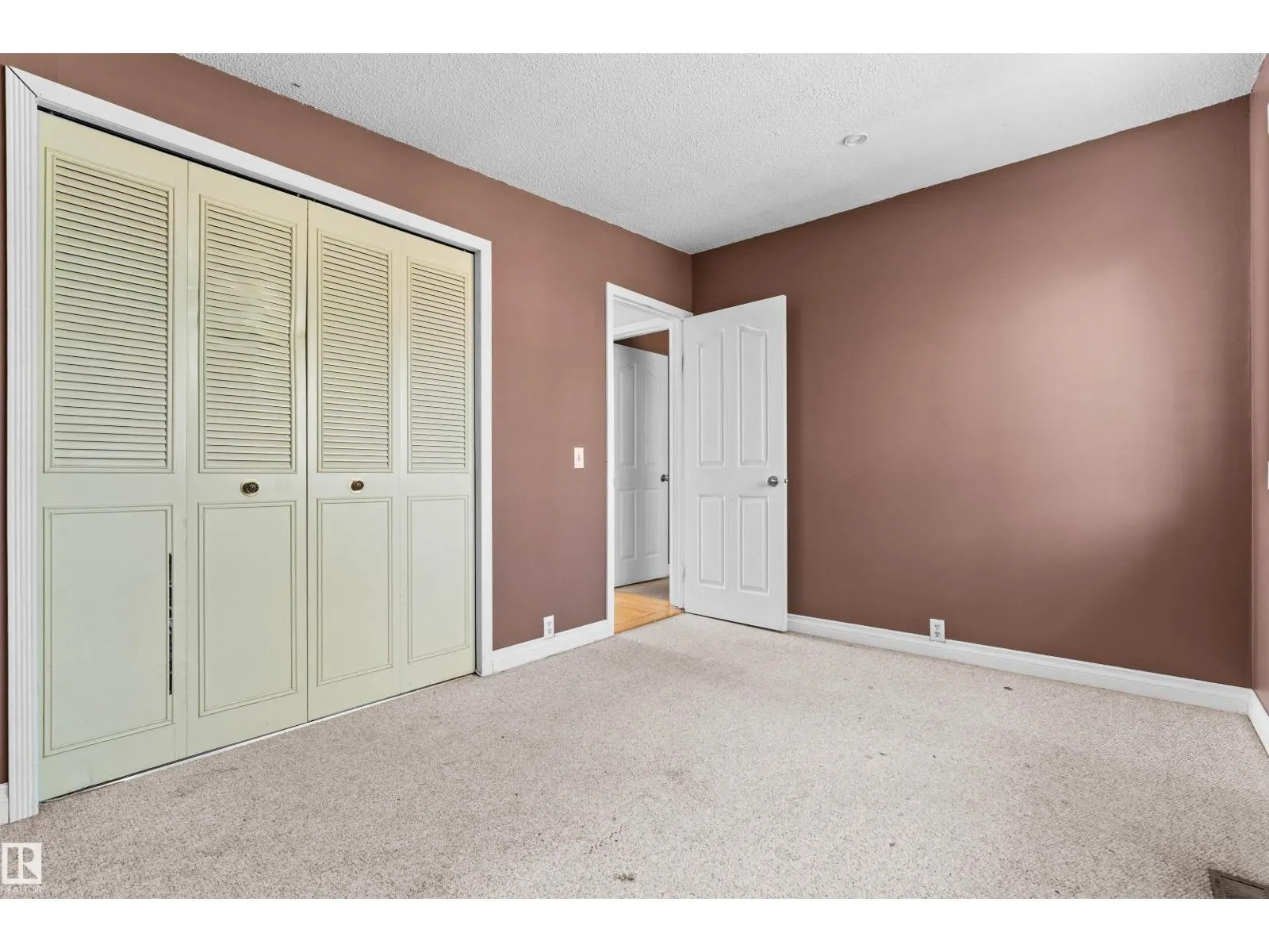 23 GILLINGHAM CR