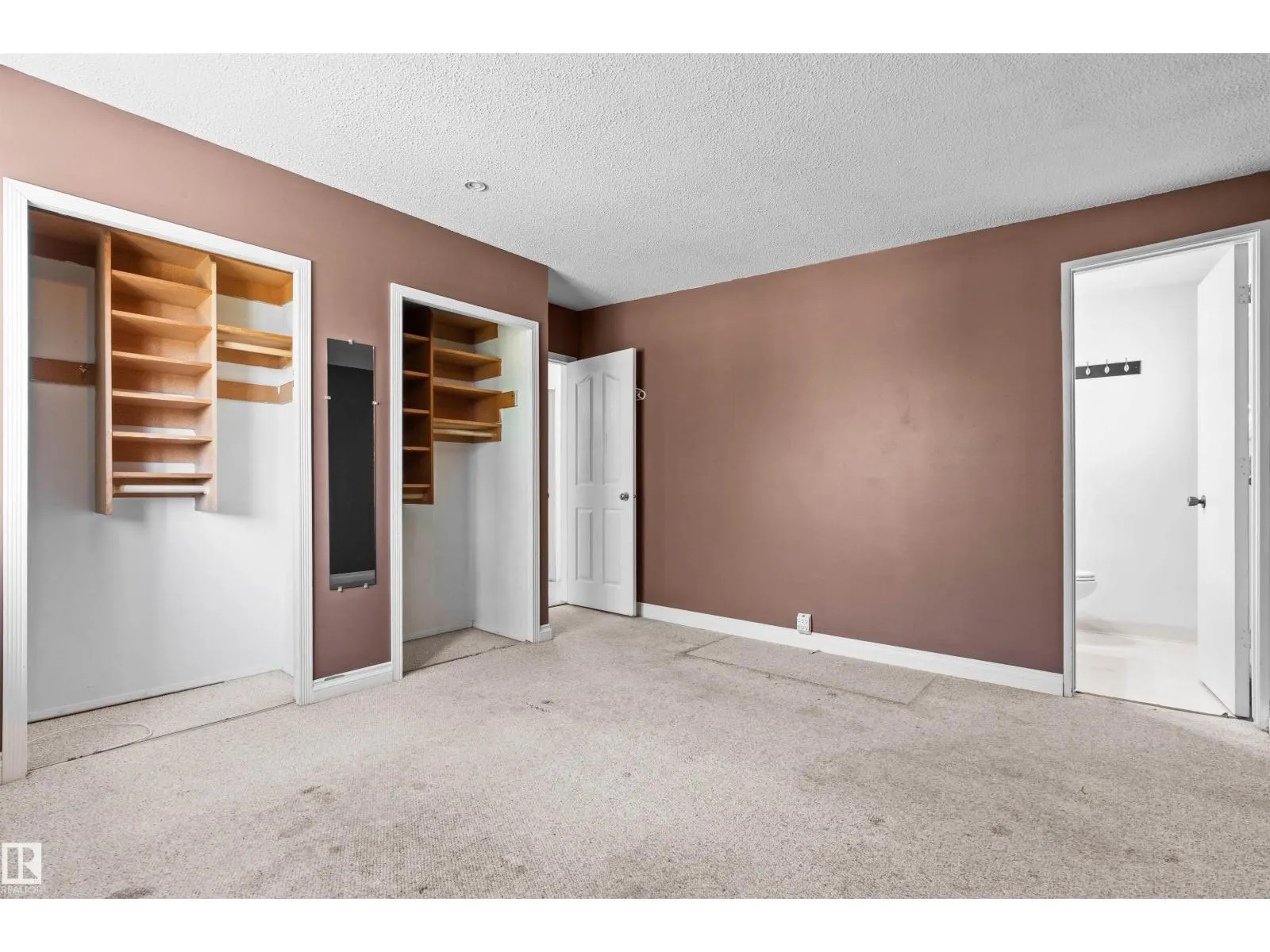 23 GILLINGHAM CR