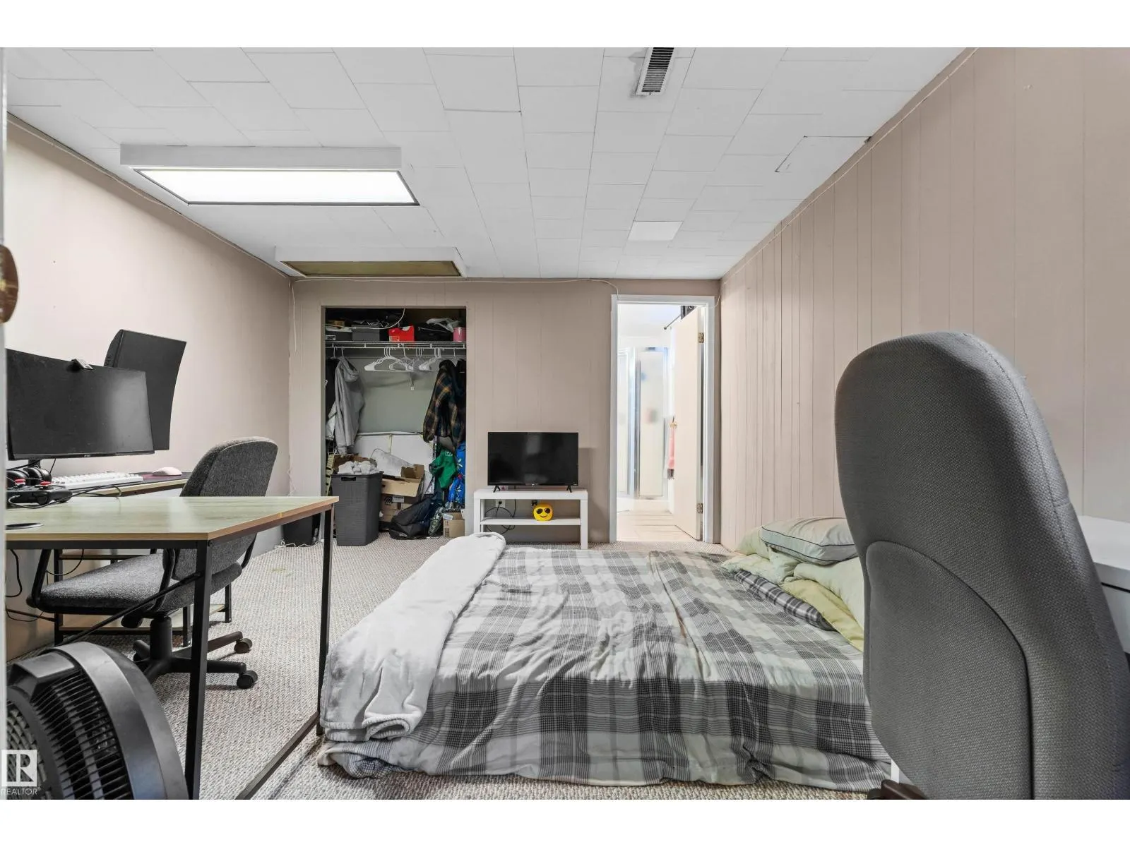 23 GILLINGHAM CR