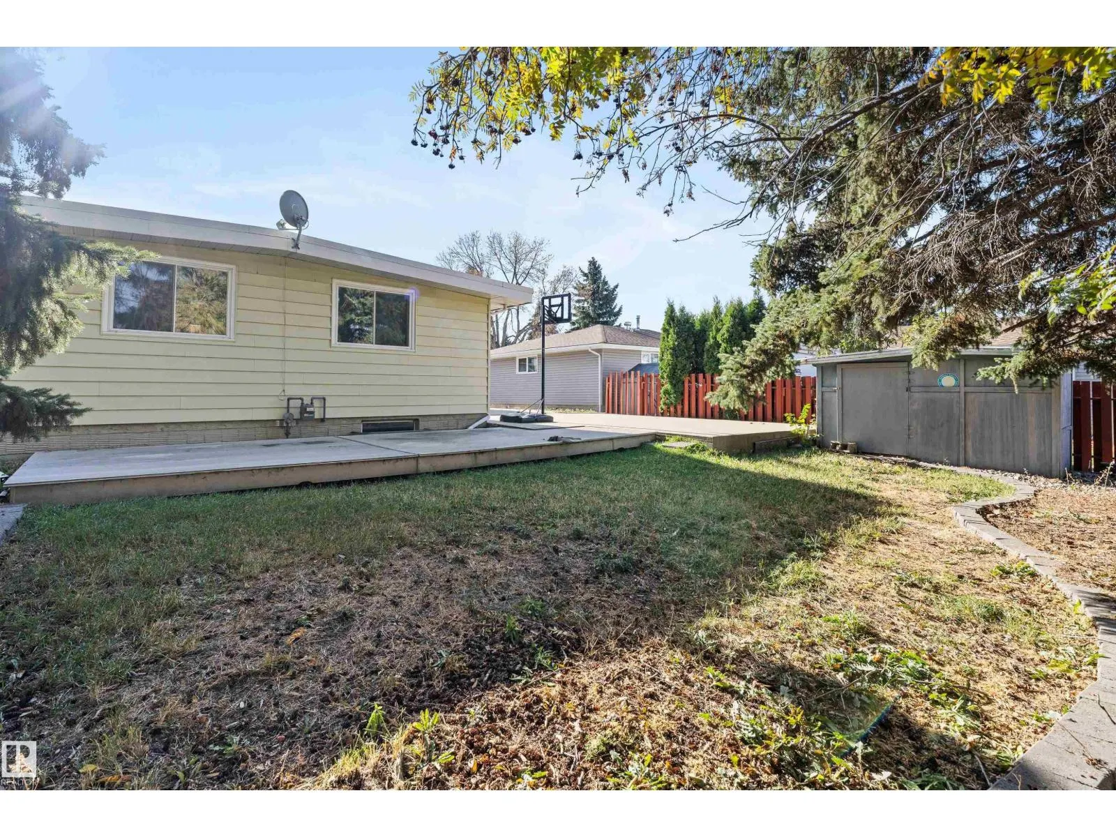 23 GILLINGHAM CR