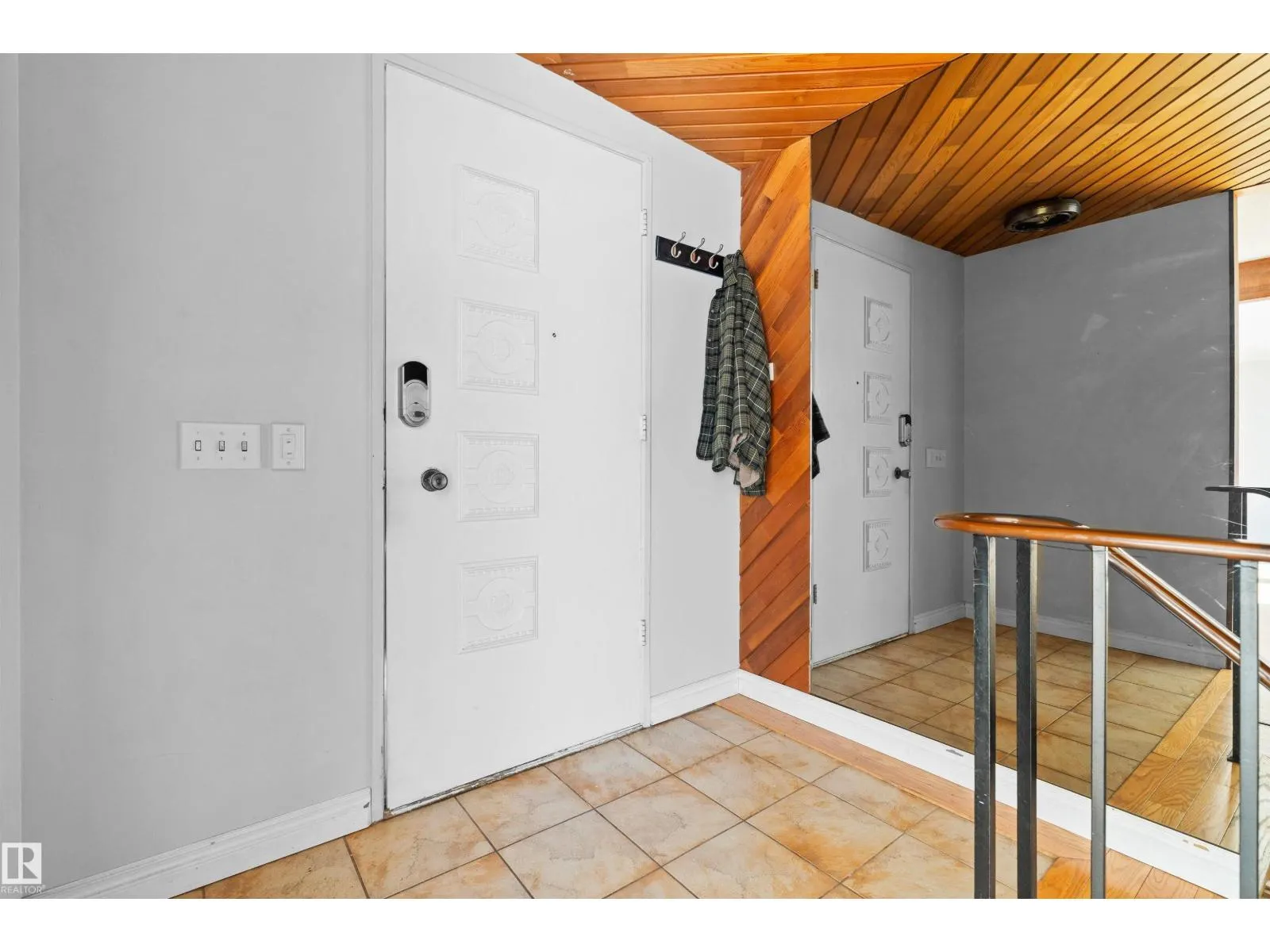 23 GILLINGHAM CR
