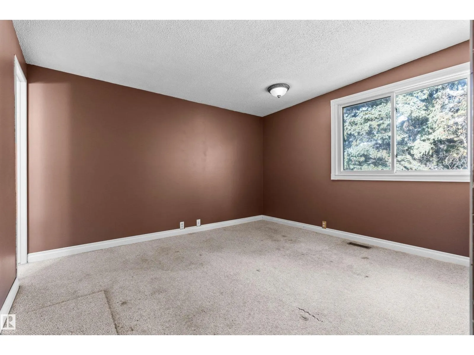 23 GILLINGHAM CR