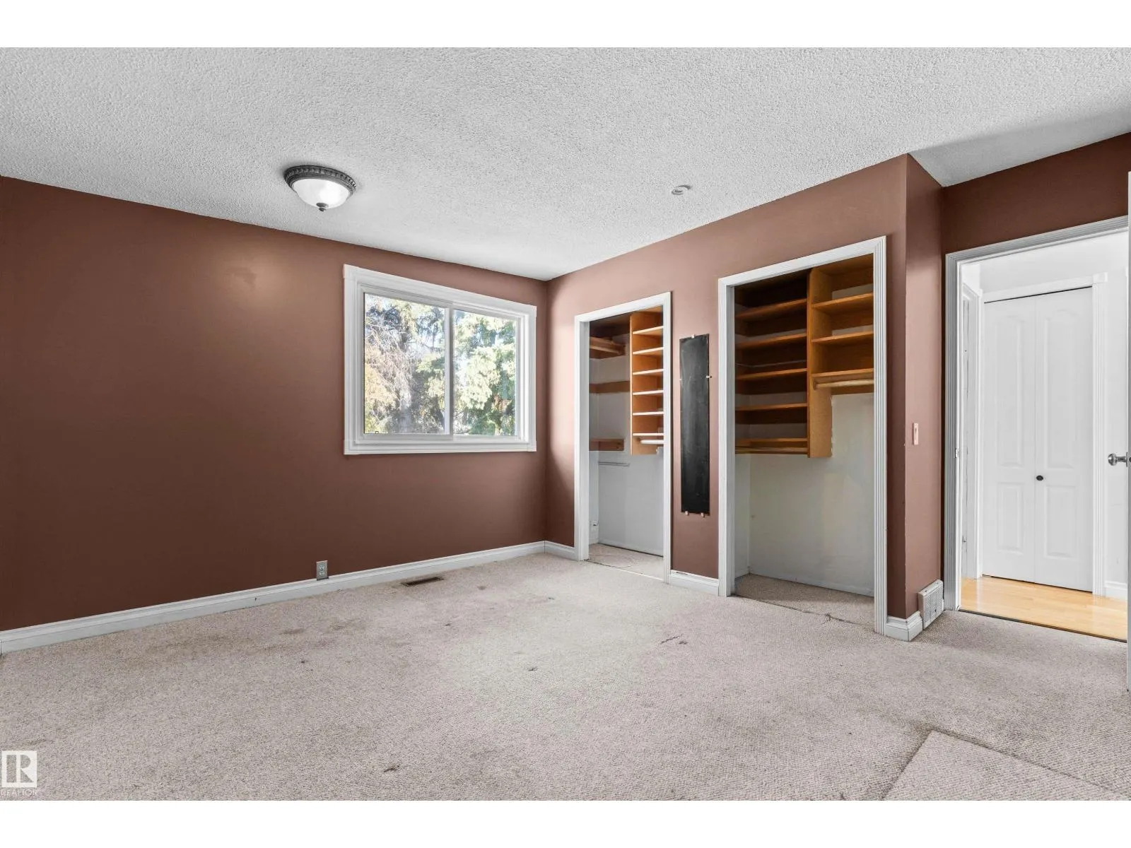 23 GILLINGHAM CR