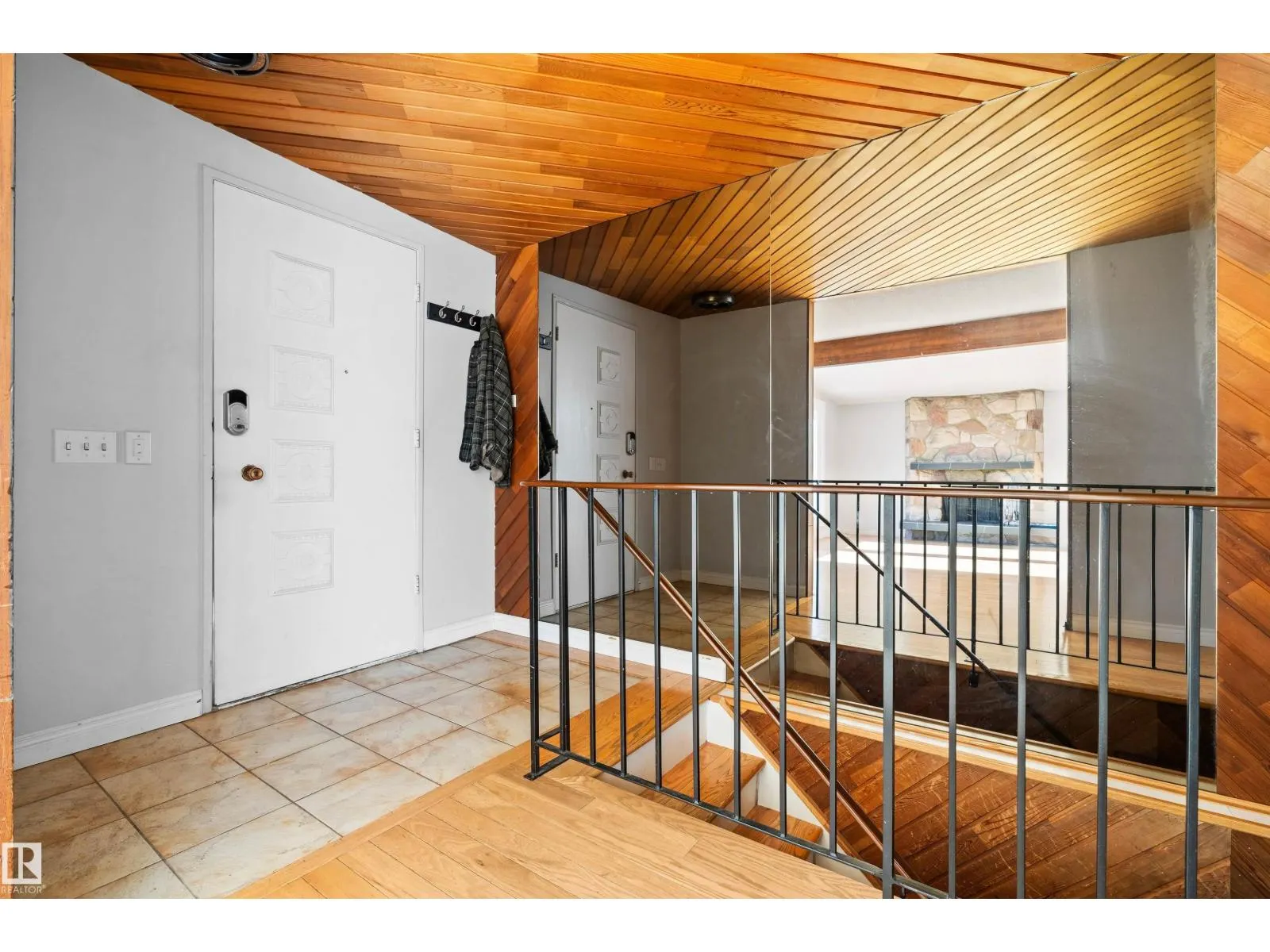 23 GILLINGHAM CR