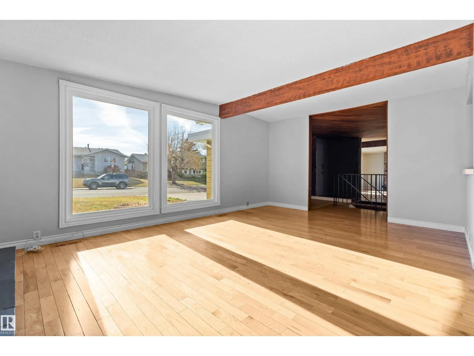 23 GILLINGHAM CR