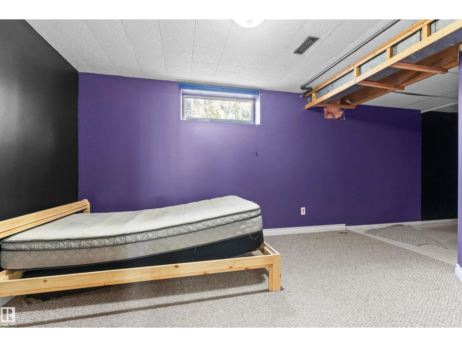23 GILLINGHAM CR