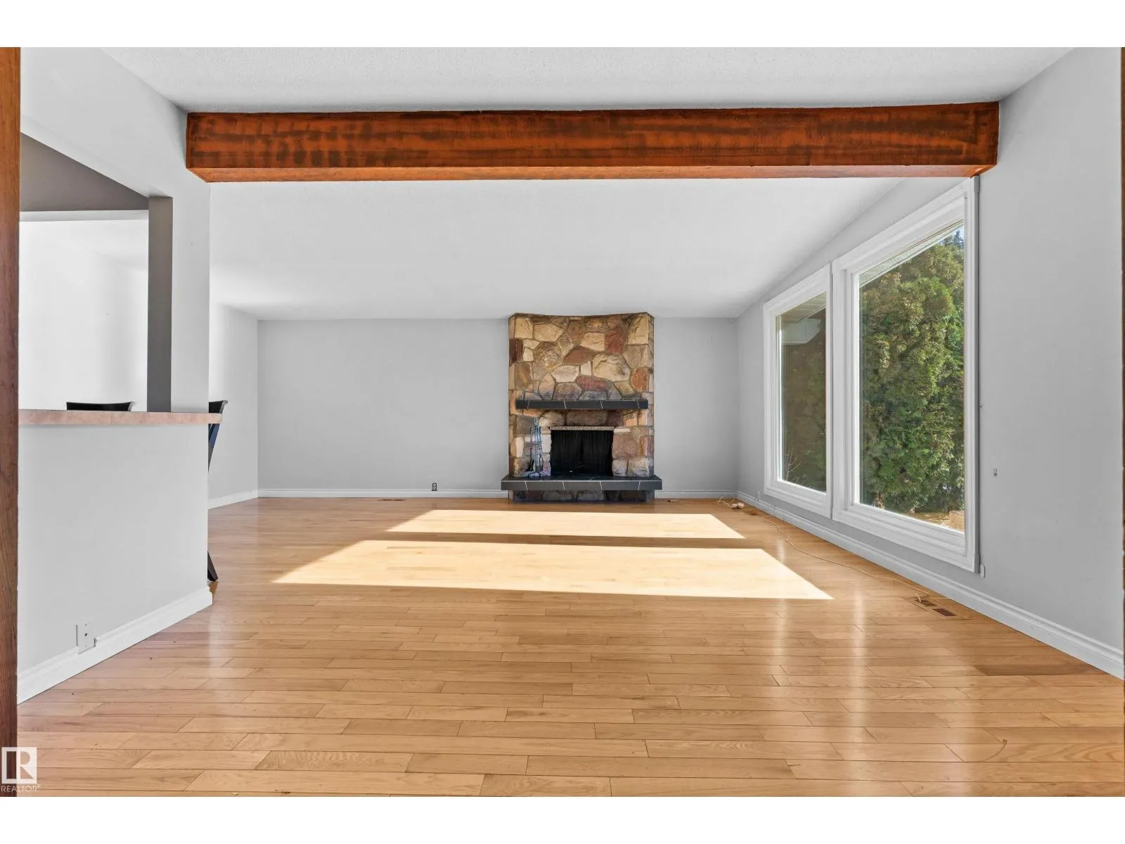 23 GILLINGHAM CR