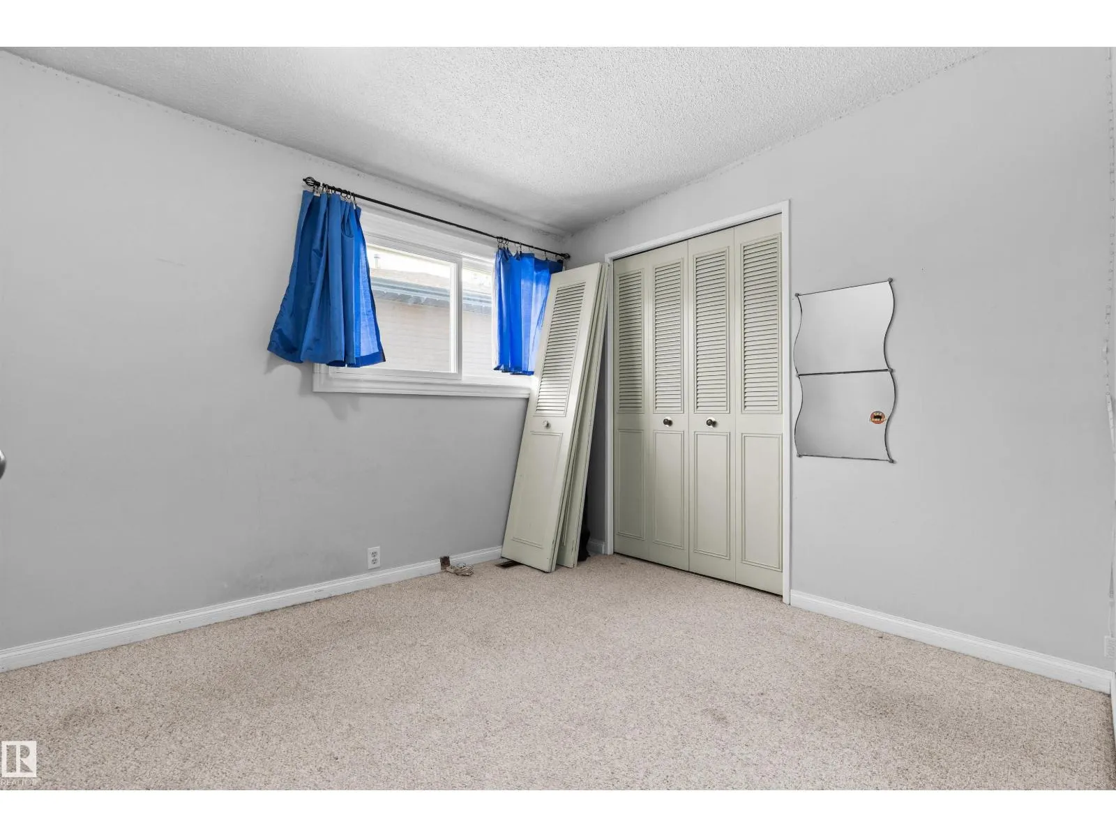 23 GILLINGHAM CR