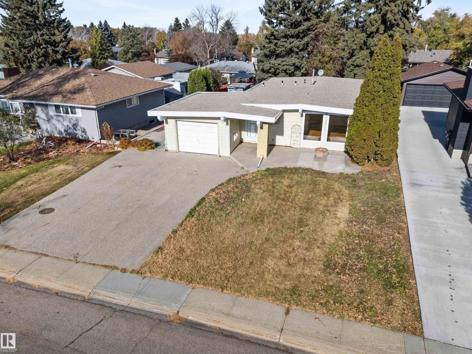 23 GILLINGHAM CR