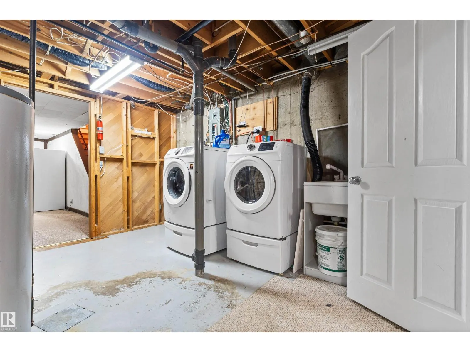 23 GILLINGHAM CR