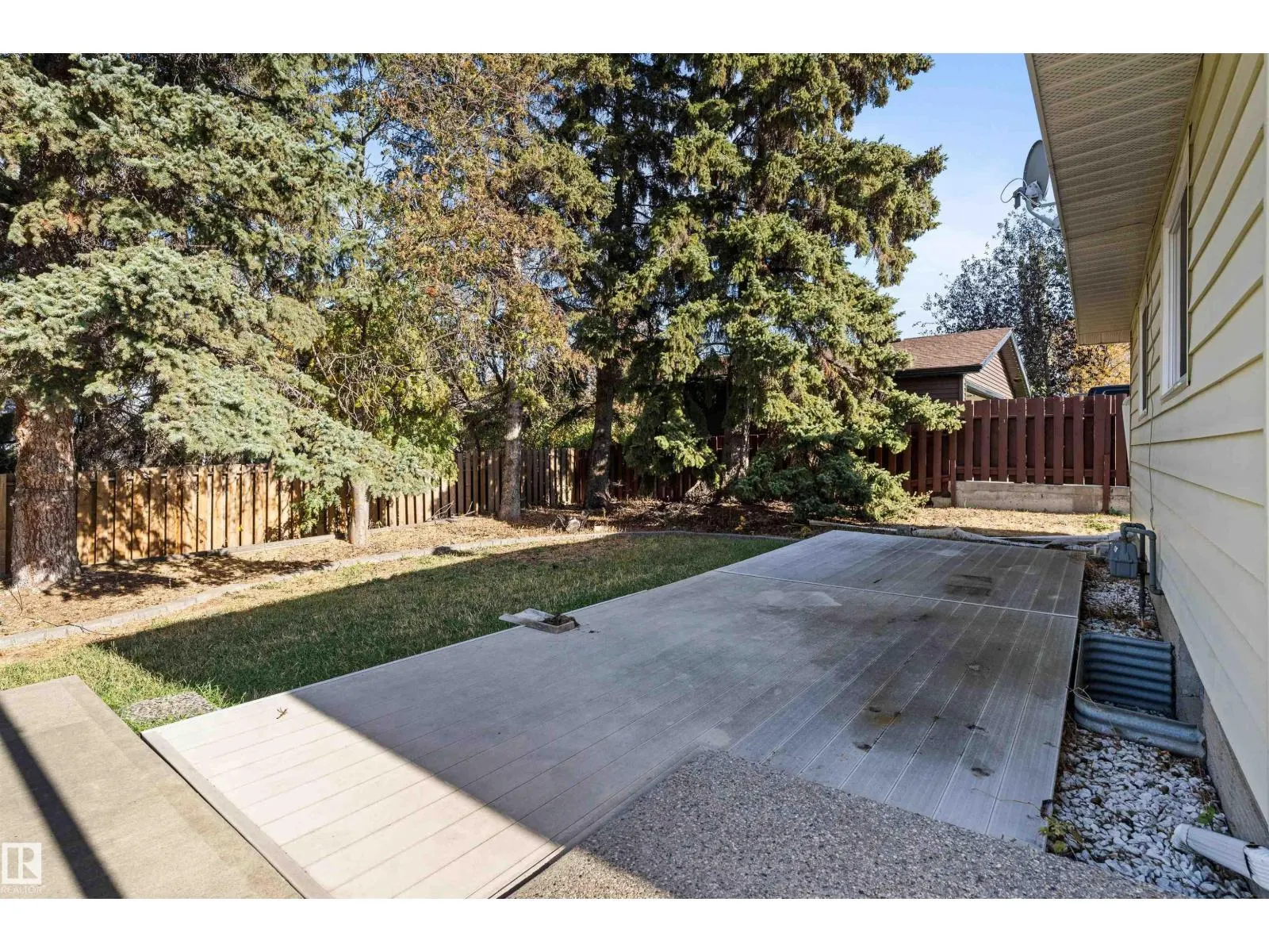 23 GILLINGHAM CR