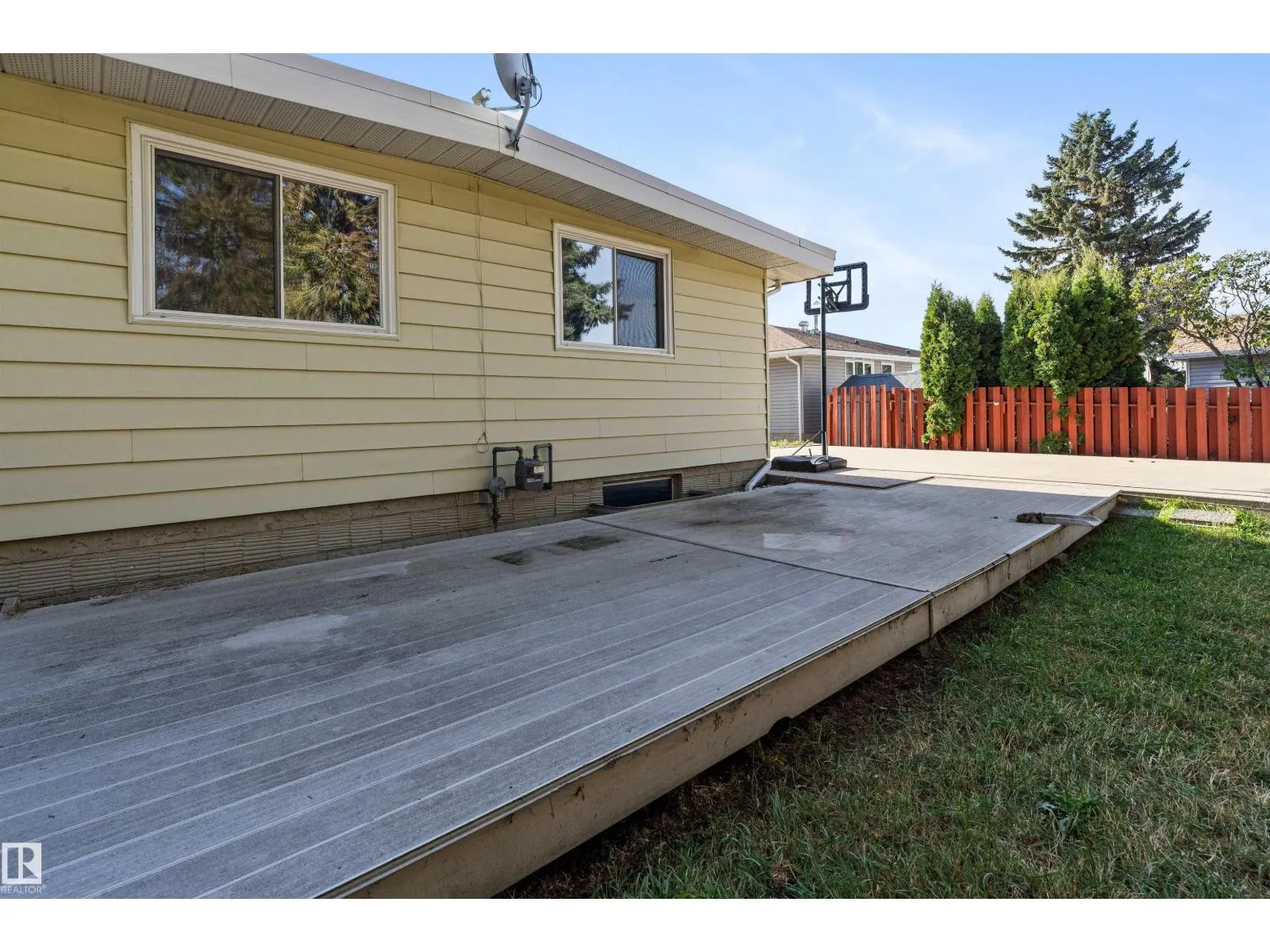 23 GILLINGHAM CR