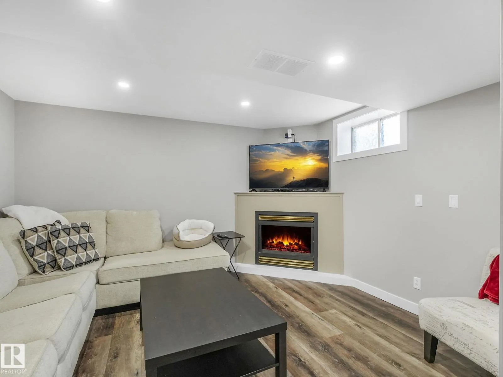 #23 15 RITCHIE WY