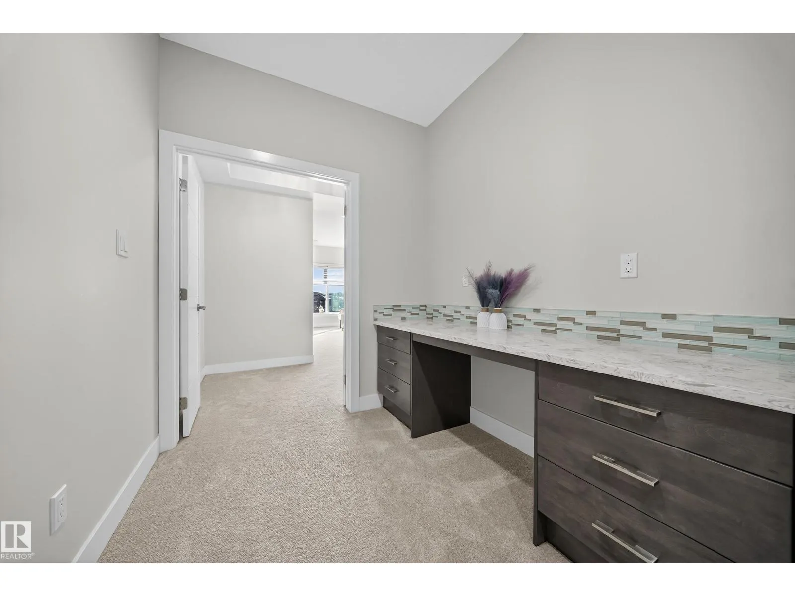 3111 58 AV NE