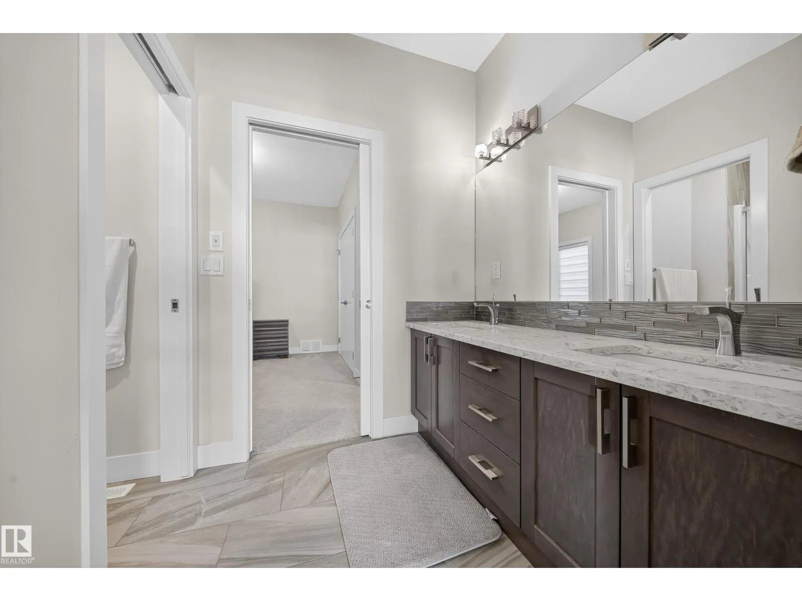 3111 58 AV NE