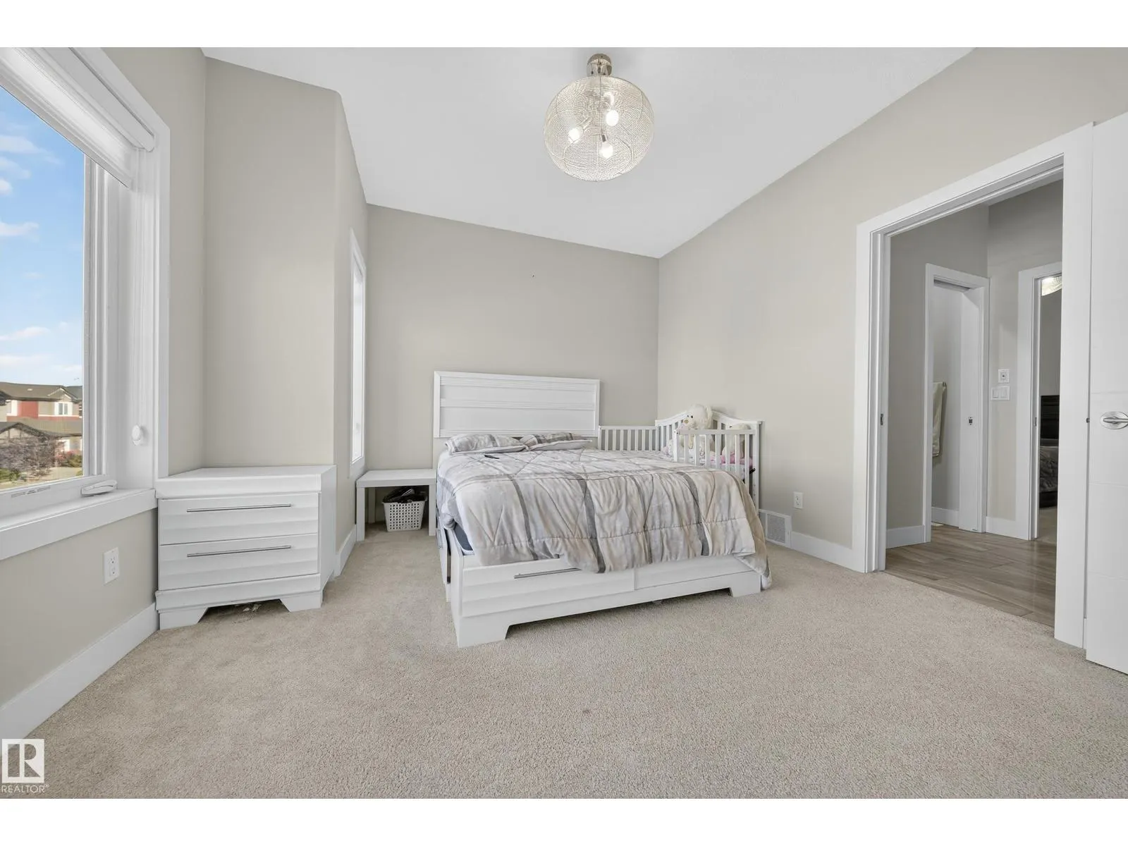 3111 58 AV NE