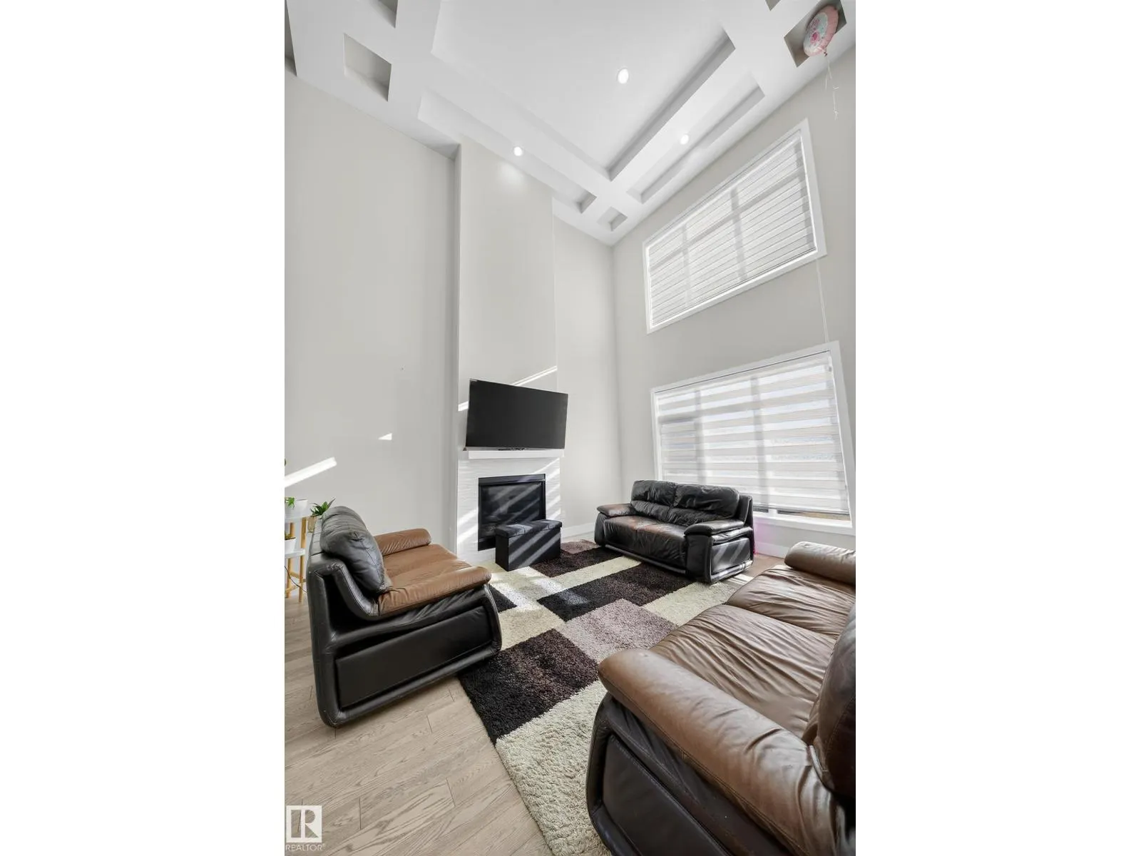 3111 58 AV NE