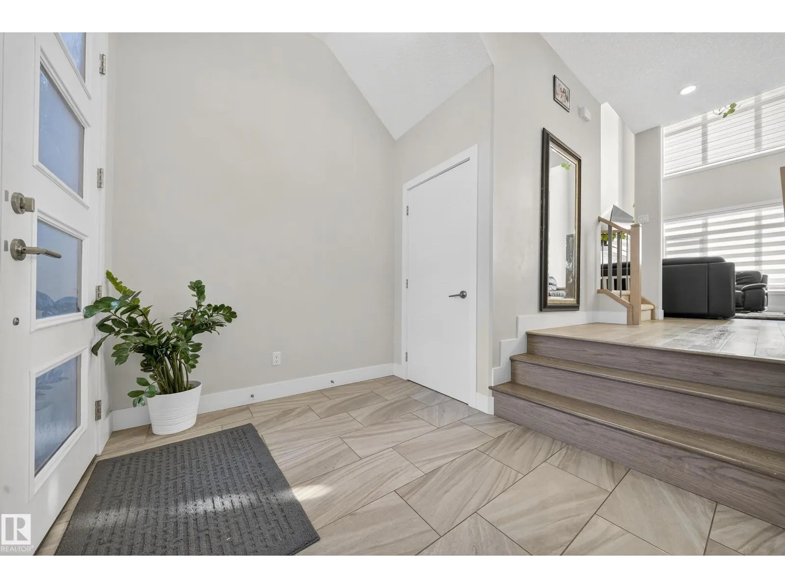 3111 58 AV NE