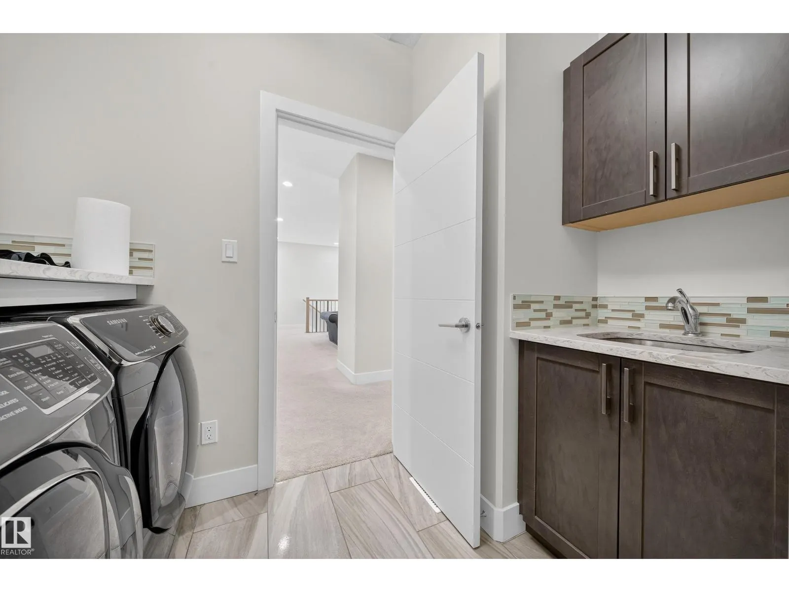 3111 58 AV NE