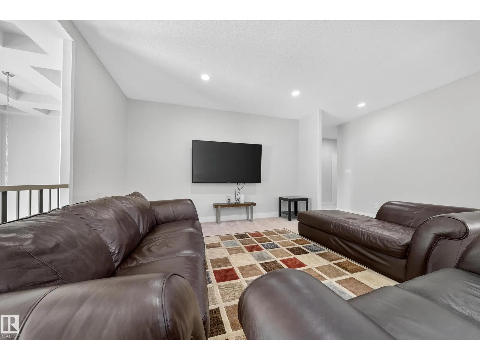 3111 58 AV NE