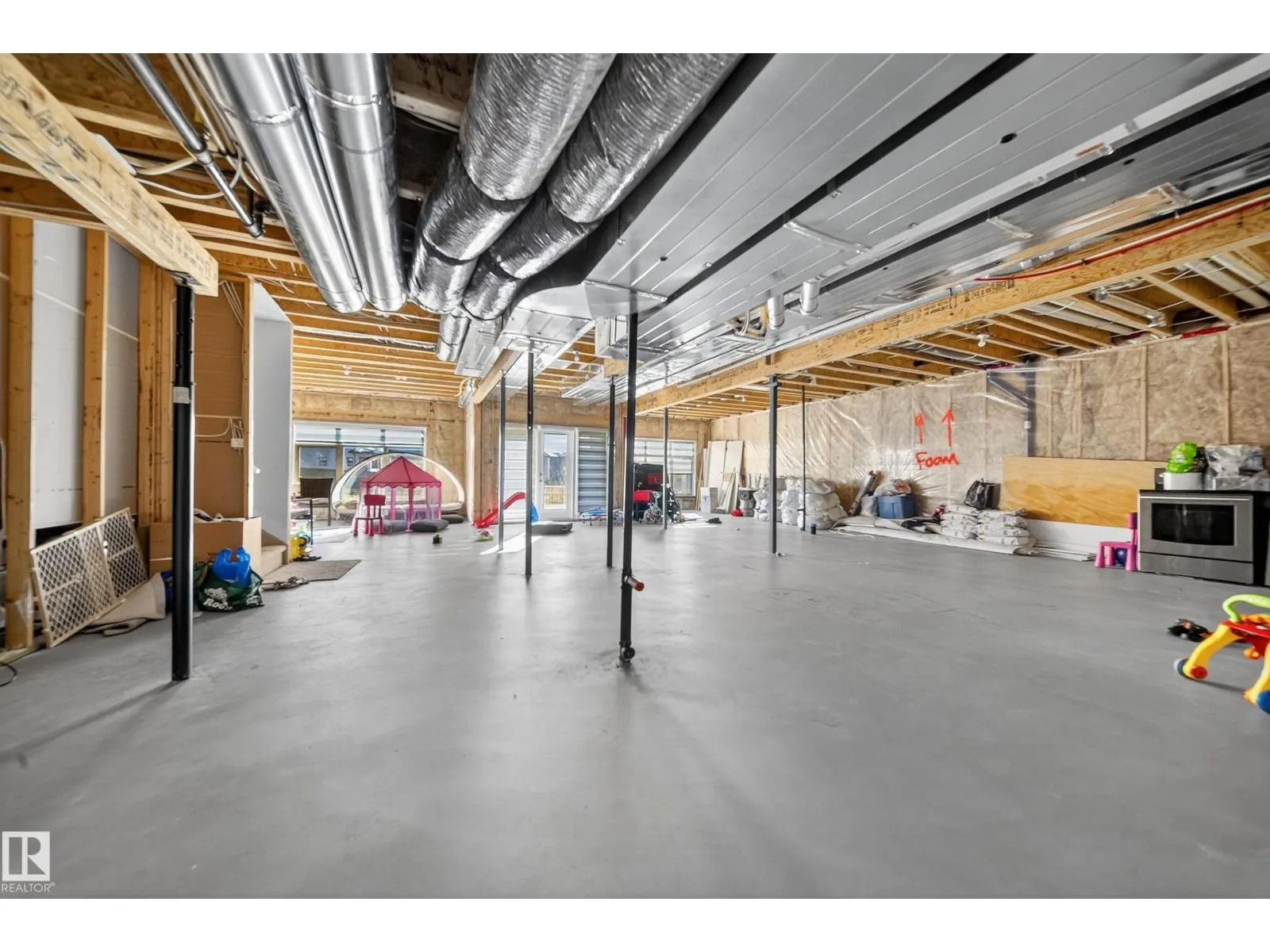 3111 58 AV NE