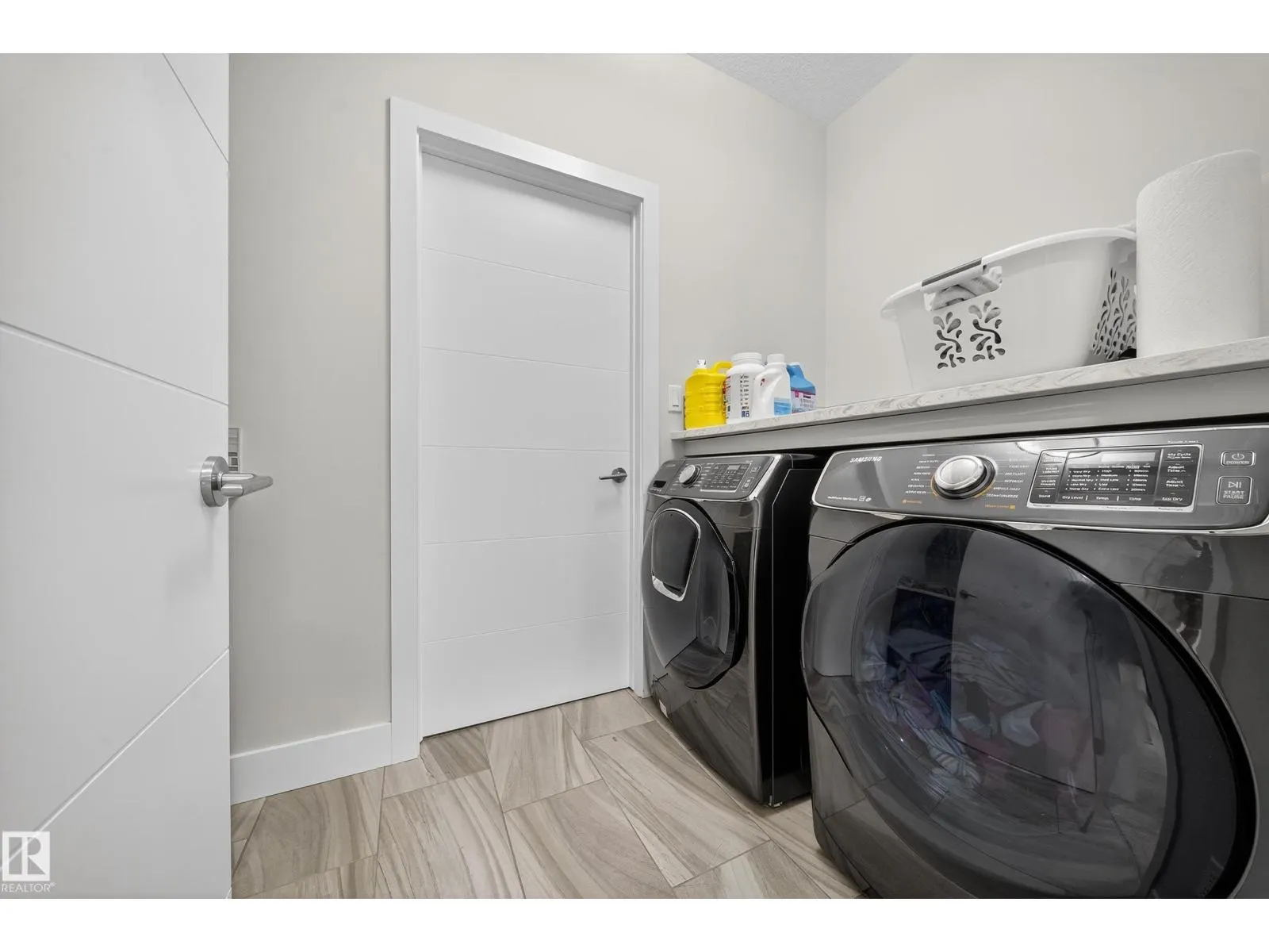 3111 58 AV NE
