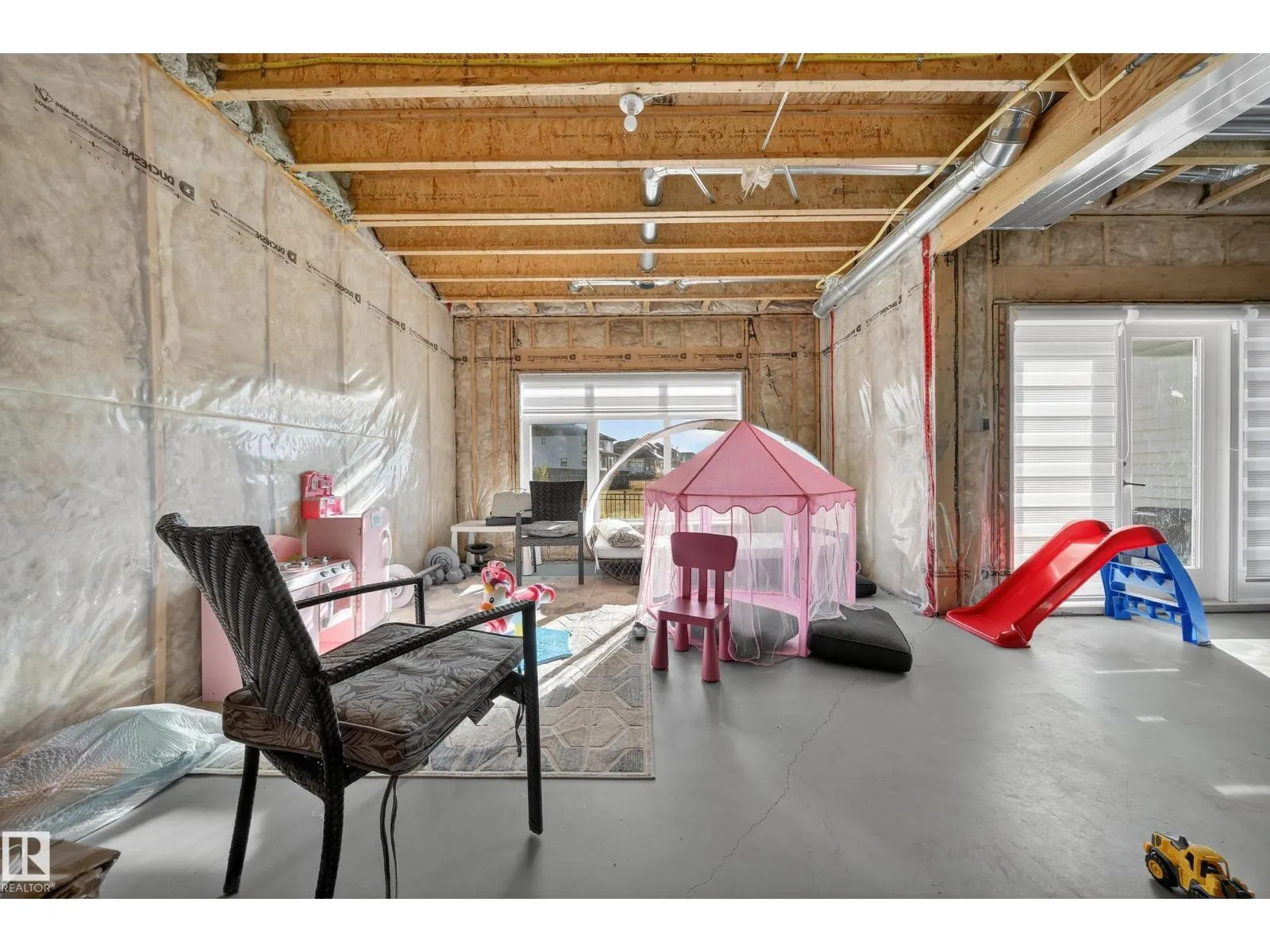 3111 58 AV NE