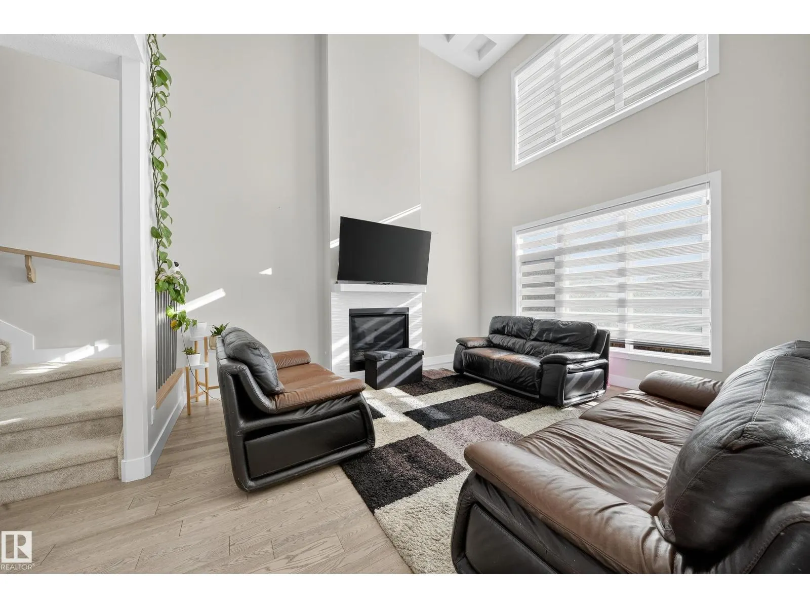 3111 58 AV NE