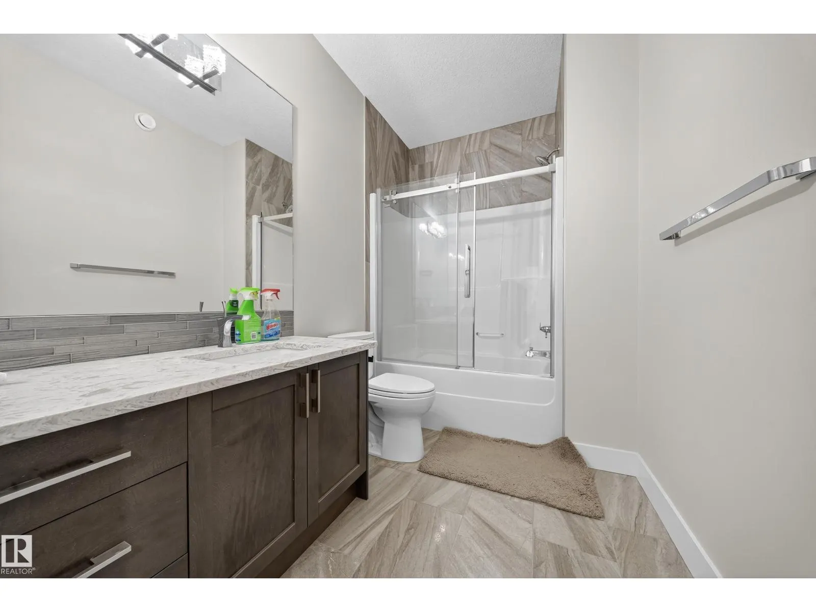 3111 58 AV NE