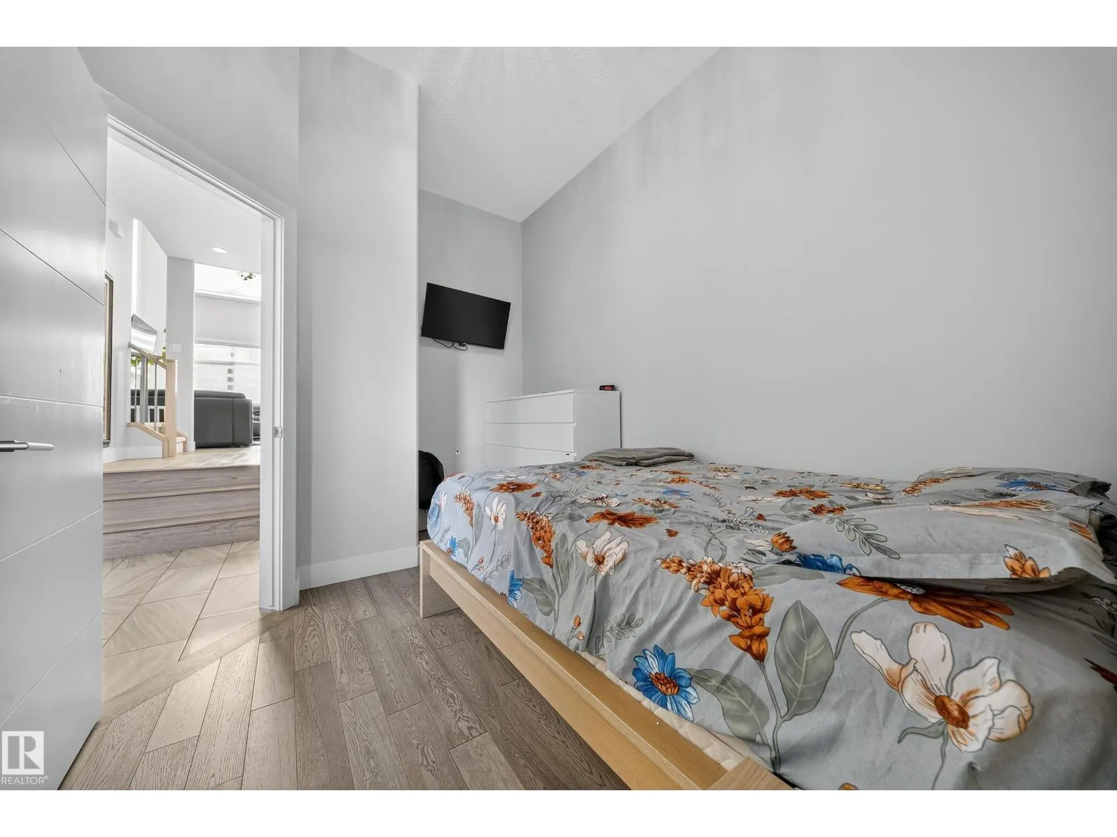 3111 58 AV NE