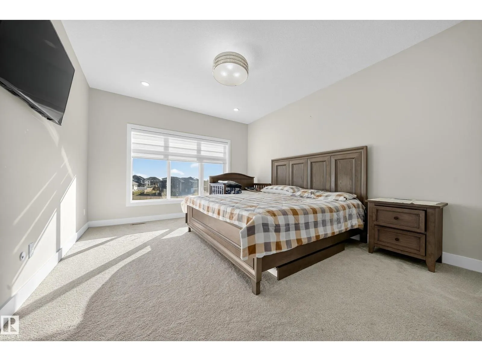 3111 58 AV NE