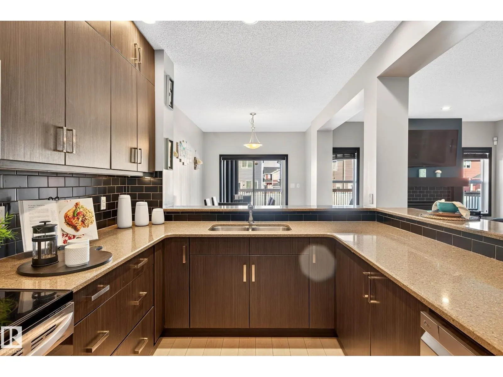 520 STURTZ LI