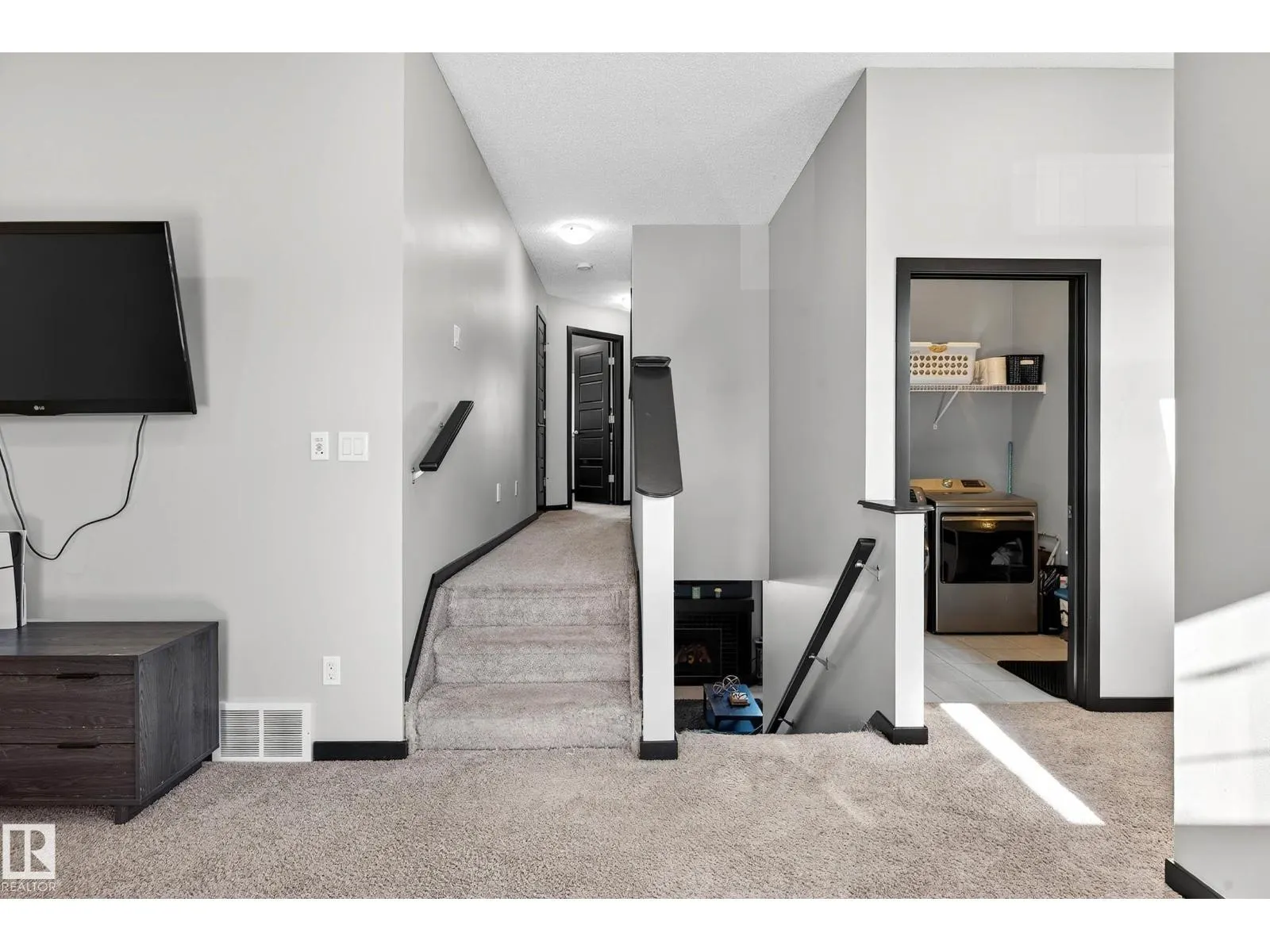 520 STURTZ LI