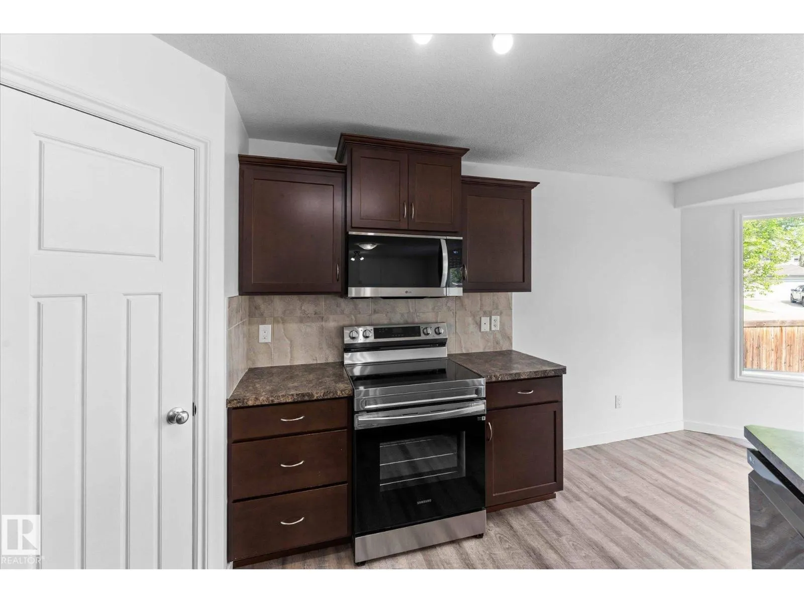1 RIDGELAND WY