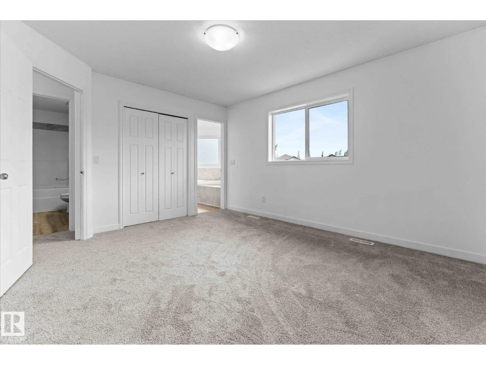 1 RIDGELAND WY