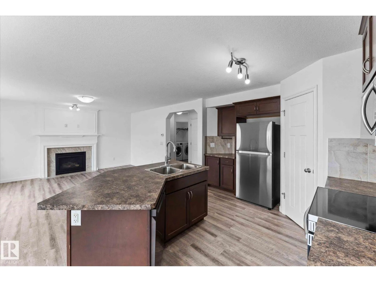 1 RIDGELAND WY