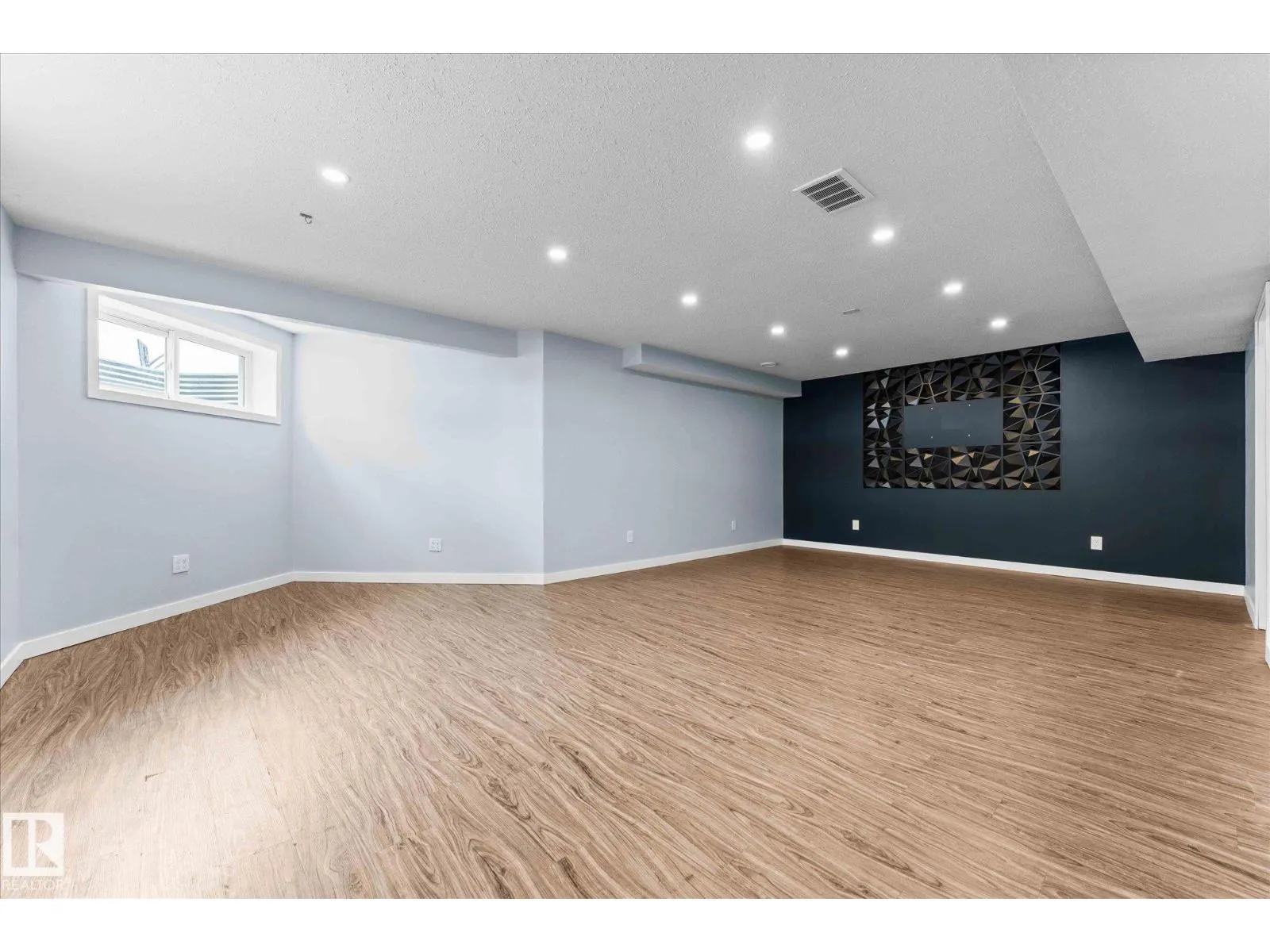 1 RIDGELAND WY
