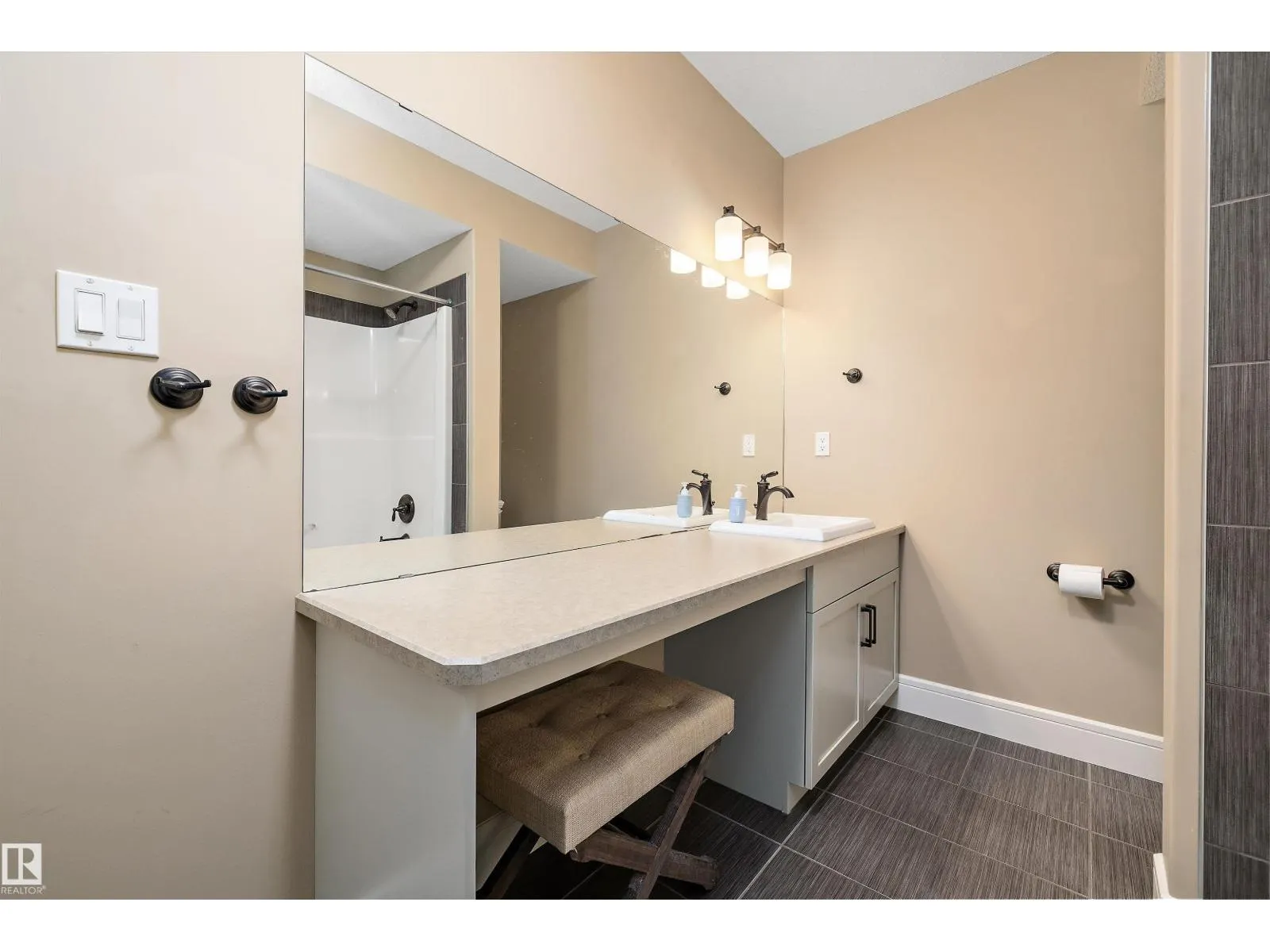 3193 WINSPEAR CR SW