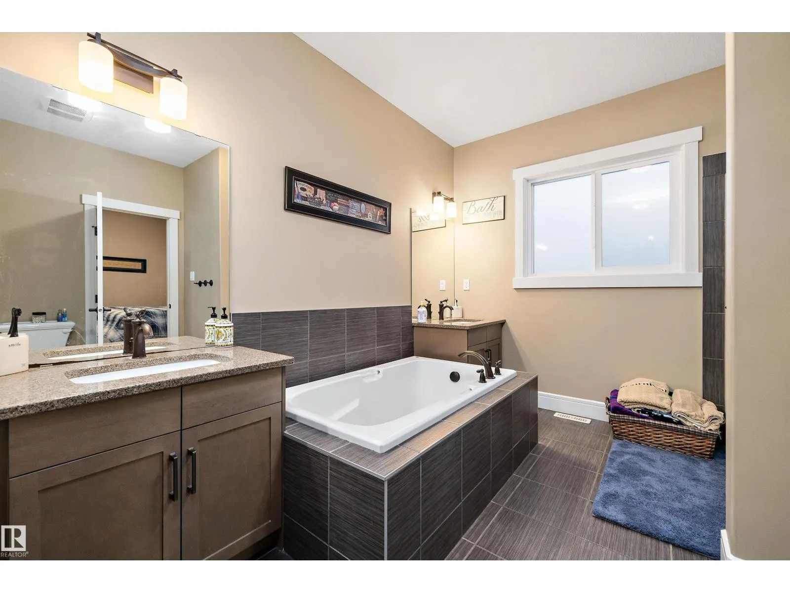 3193 WINSPEAR CR SW