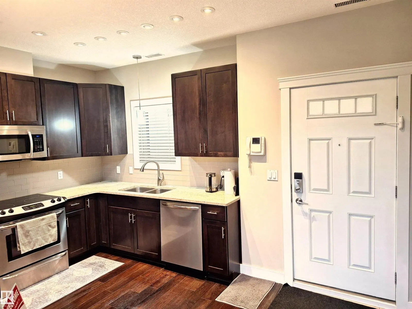 #50 11518 76 AV NW