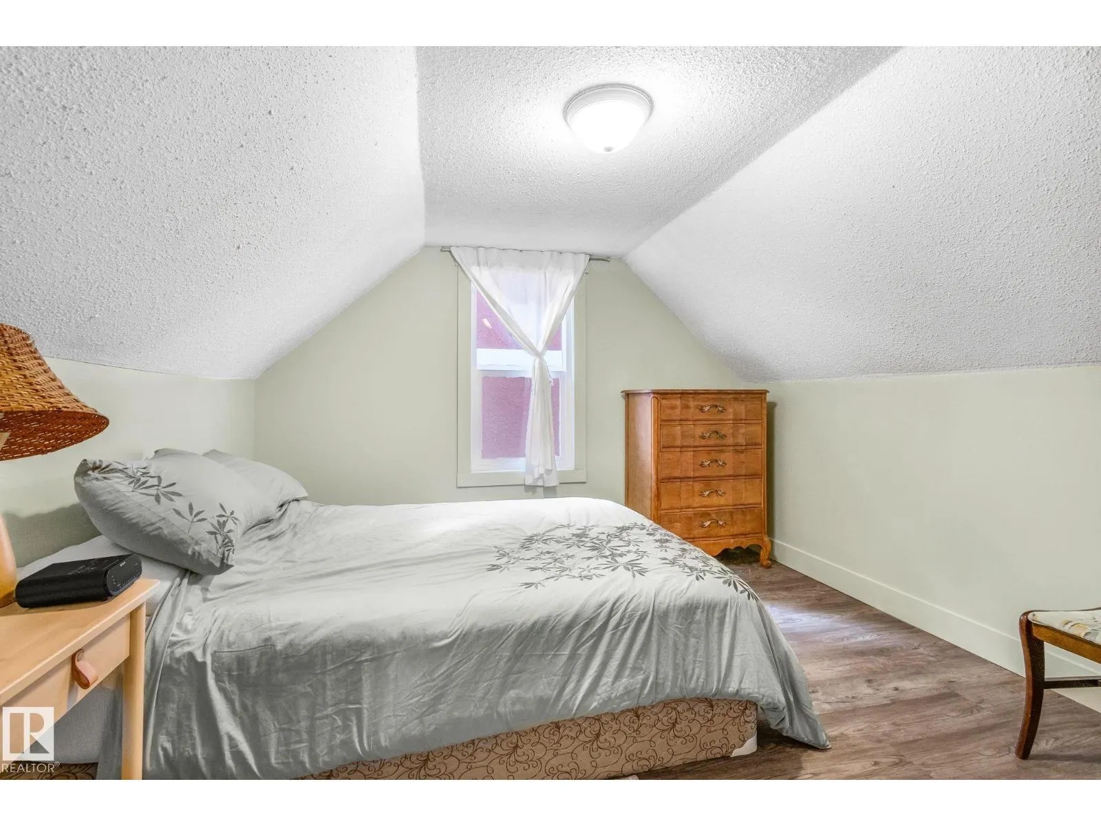 11317 66 ST NW