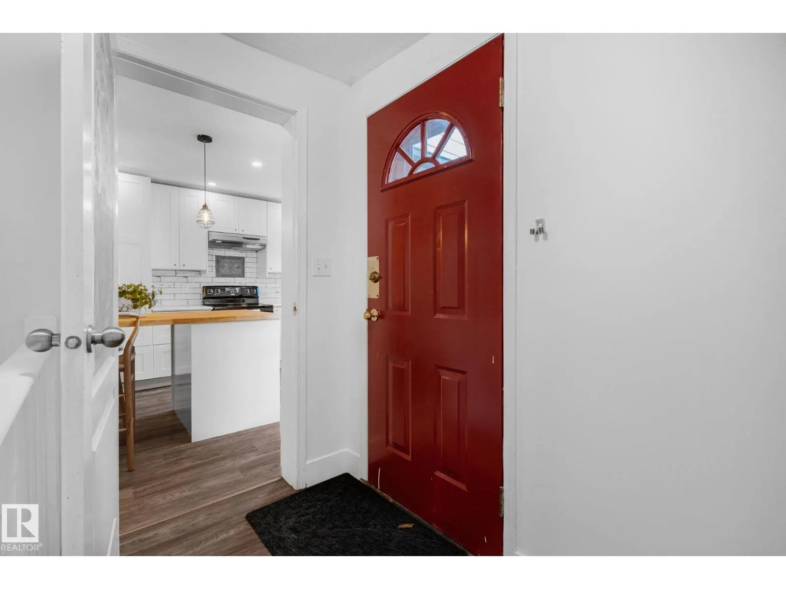 11317 66 ST NW