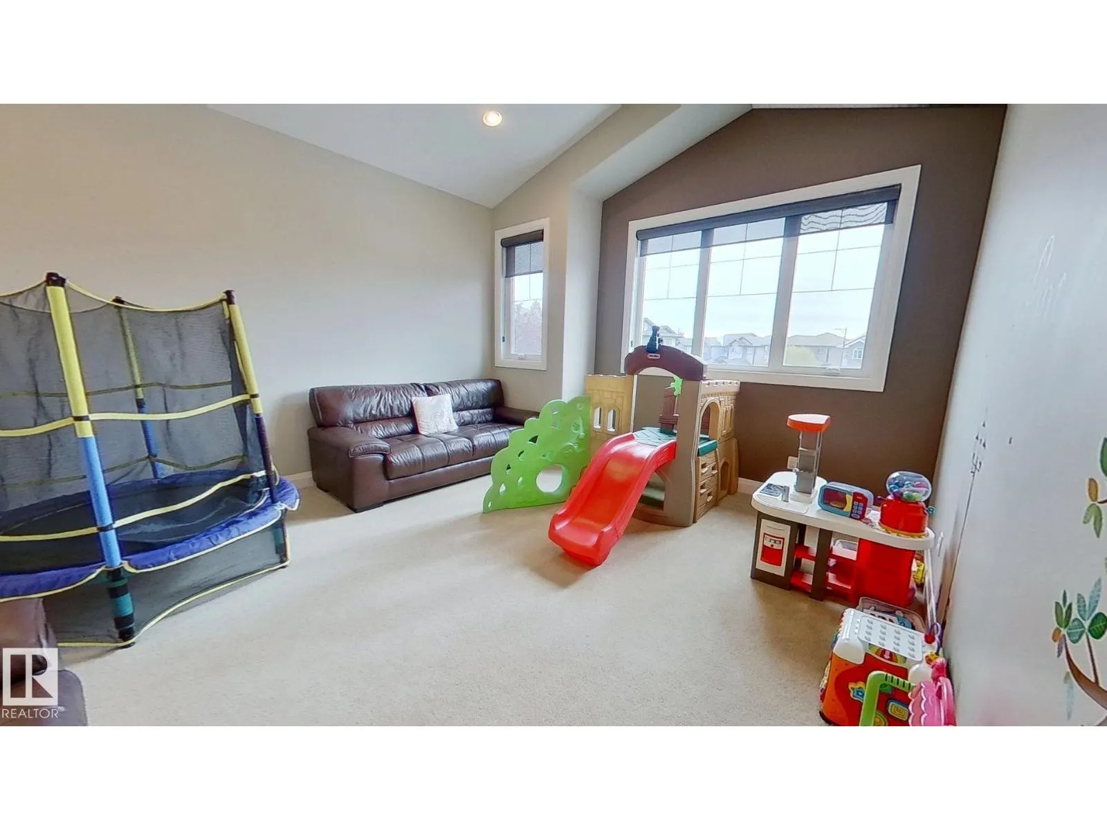 11628 16 AV SW SW