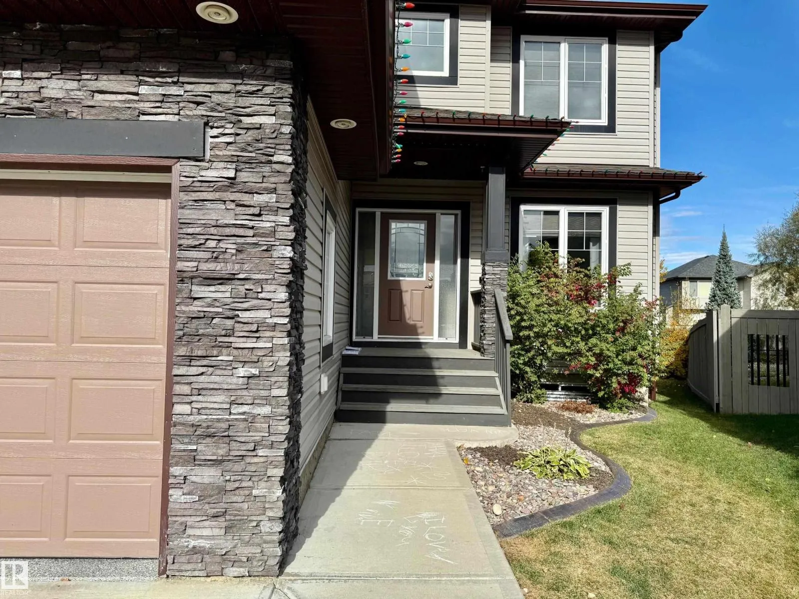 11628 16 AV SW SW