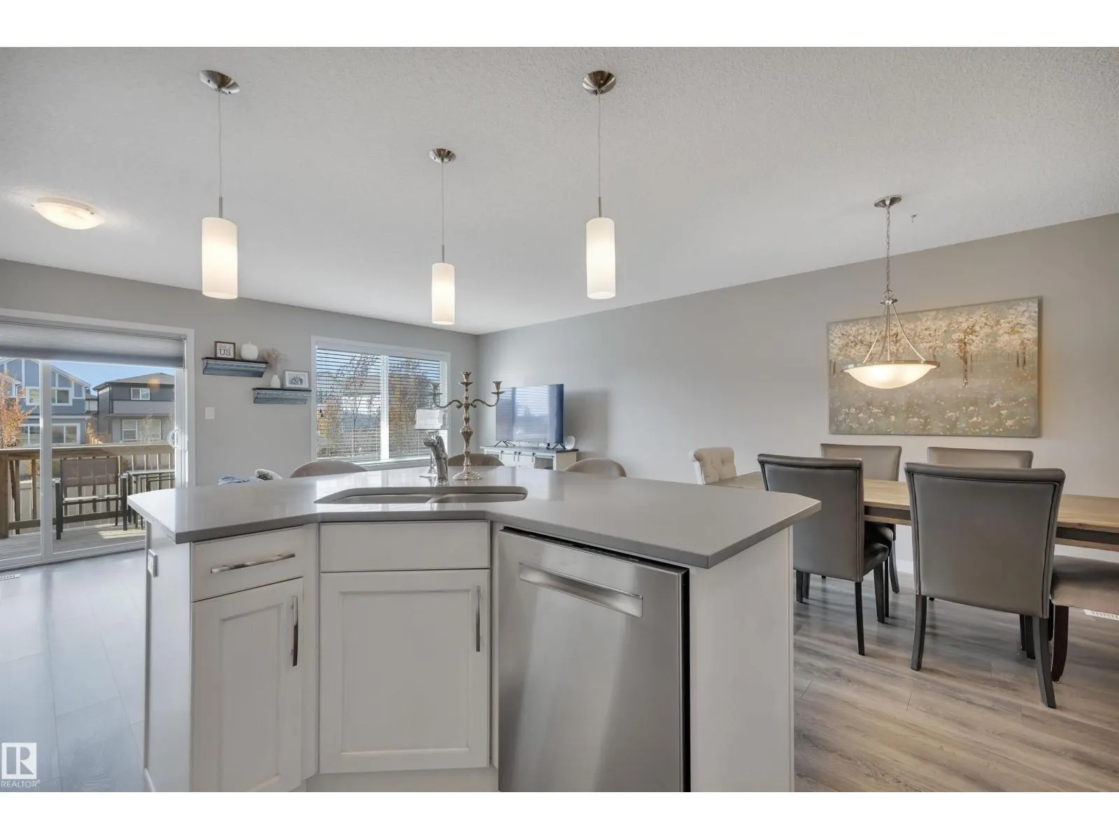 2714 COUGHLAN GREEN SW